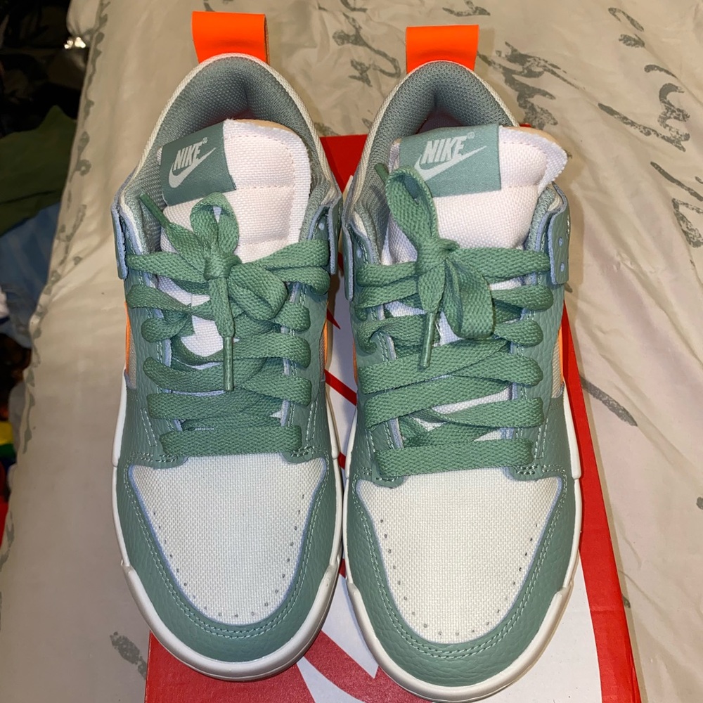 Brand New Woman’s Nike Dunk Low Disrupt